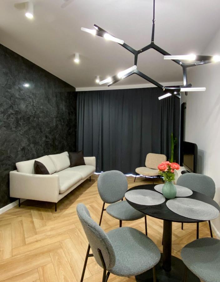 Apartament Family Zwierzyniecka Poznan Bagian luar foto